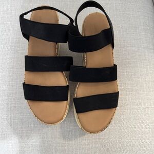 Black strapped platform sandals